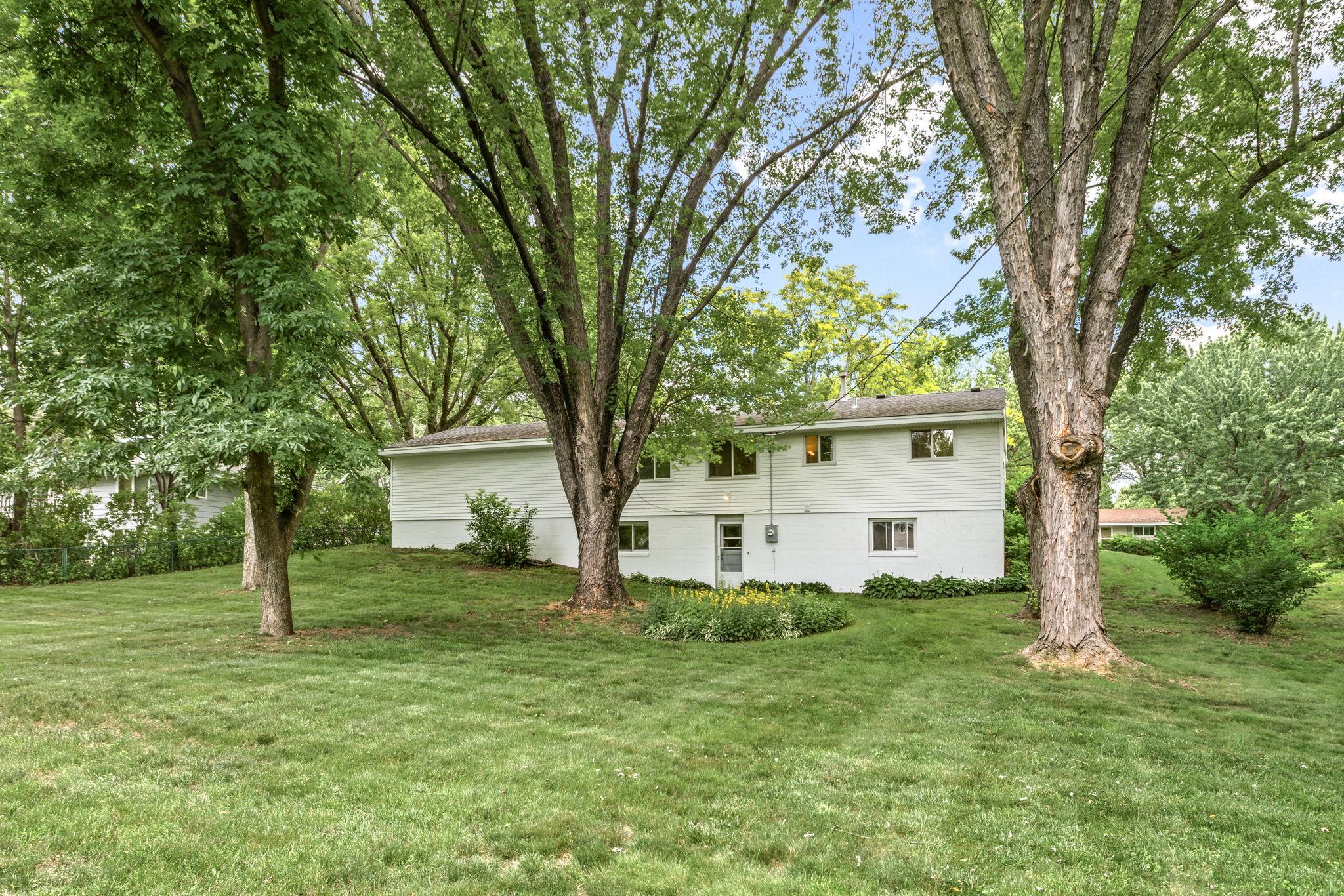 1760 Garland Lane N Property Photo 8