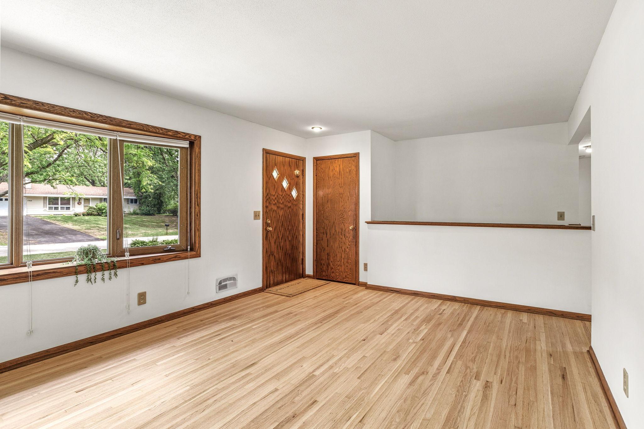 1760 Garland Lane N Property Photo 10