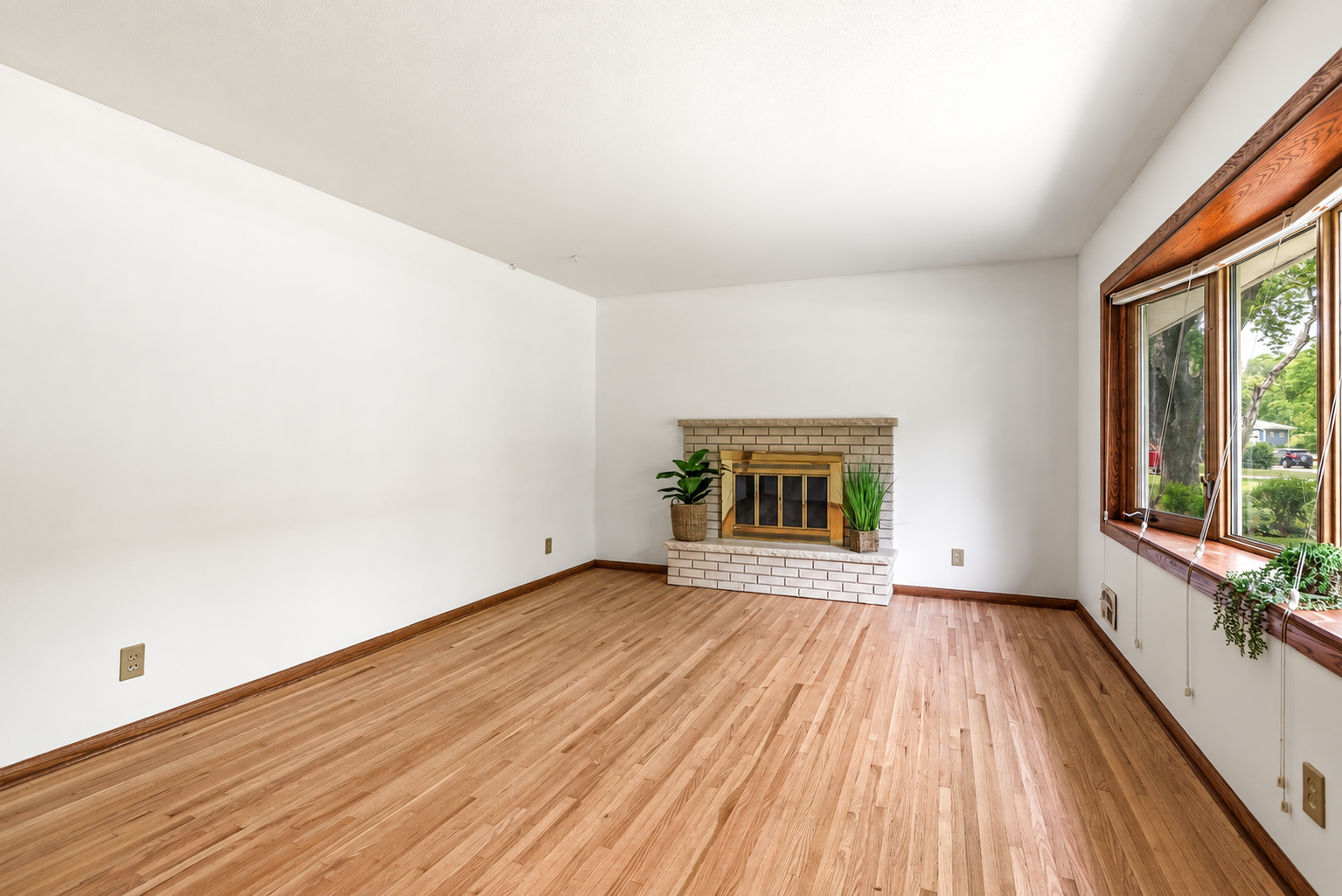 1760 Garland Lane N Property Photo 11