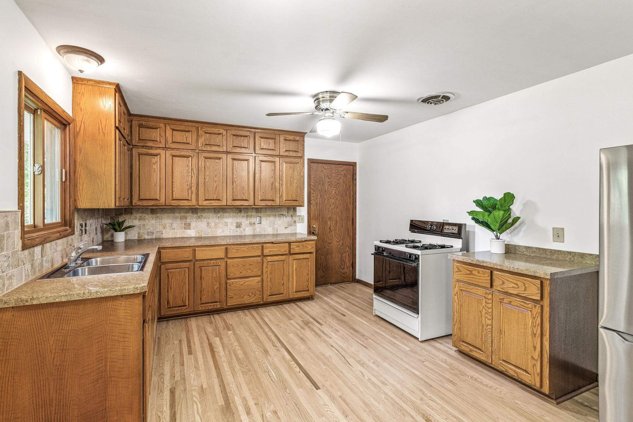1760 Garland Lane N Property Photo 17