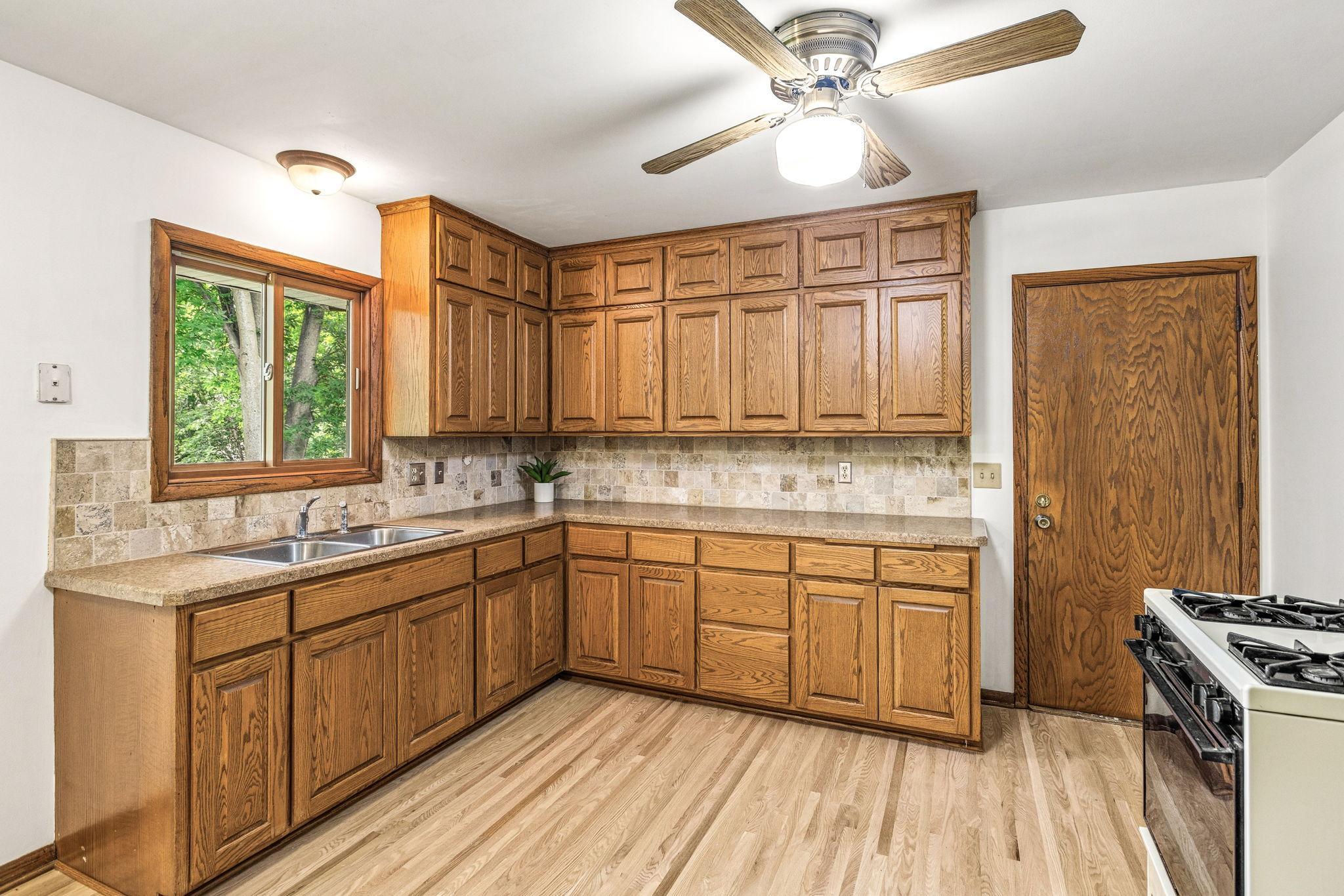 1760 Garland Lane N Property Photo 18