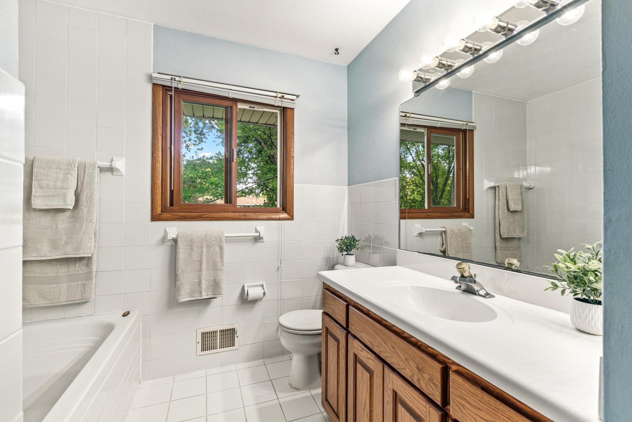 1760 Garland Lane N Property Photo 26
