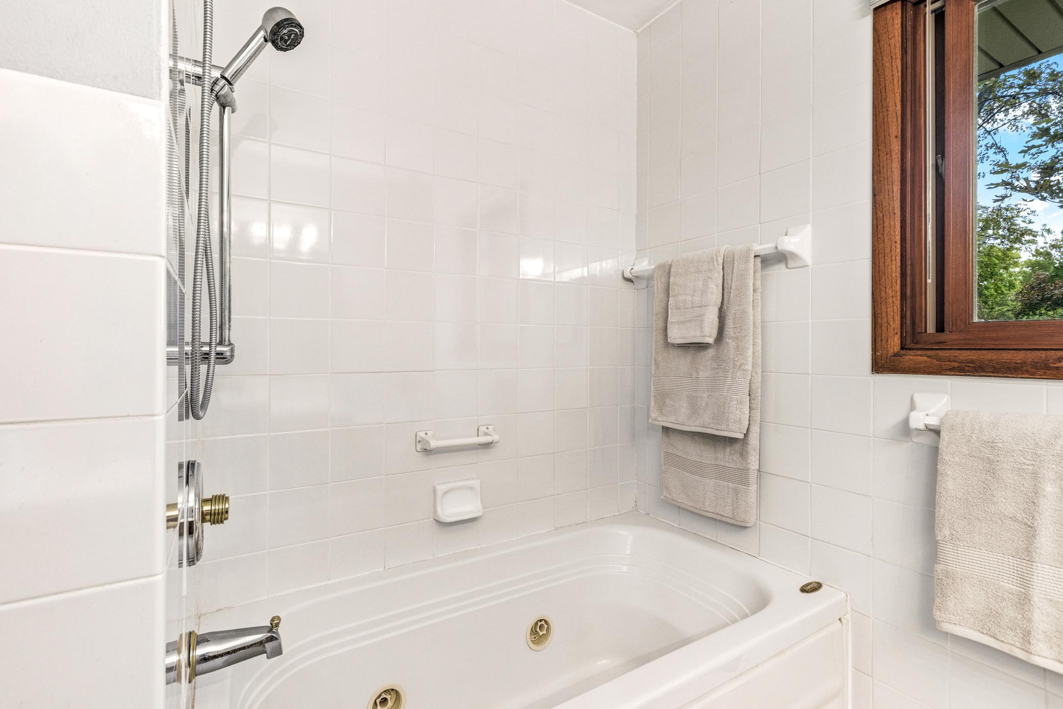 1760 Garland Lane N Property Photo 27