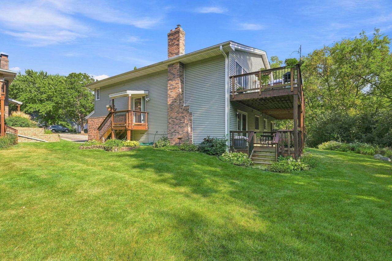 18385 Creeks Bend Drive Property Photo 3