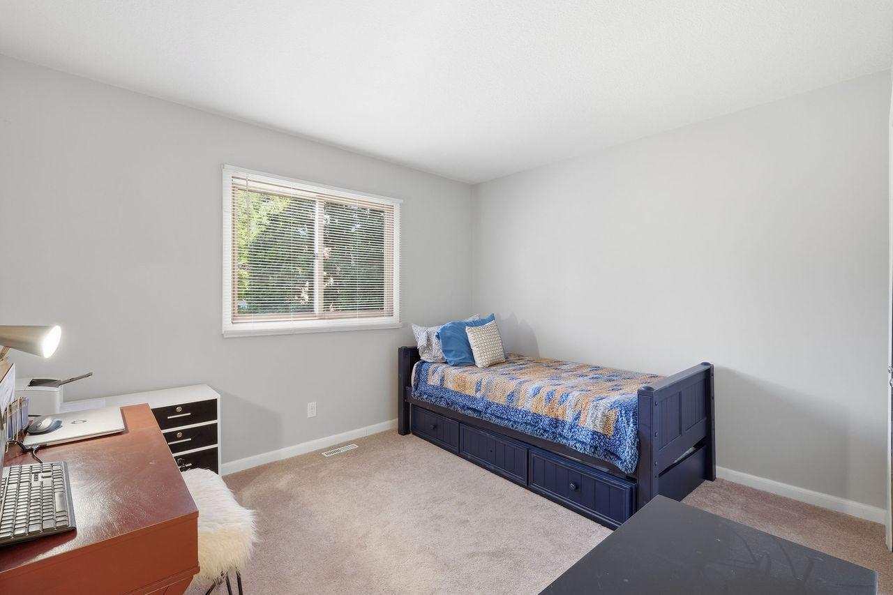 18385 Creeks Bend Drive Property Photo 16