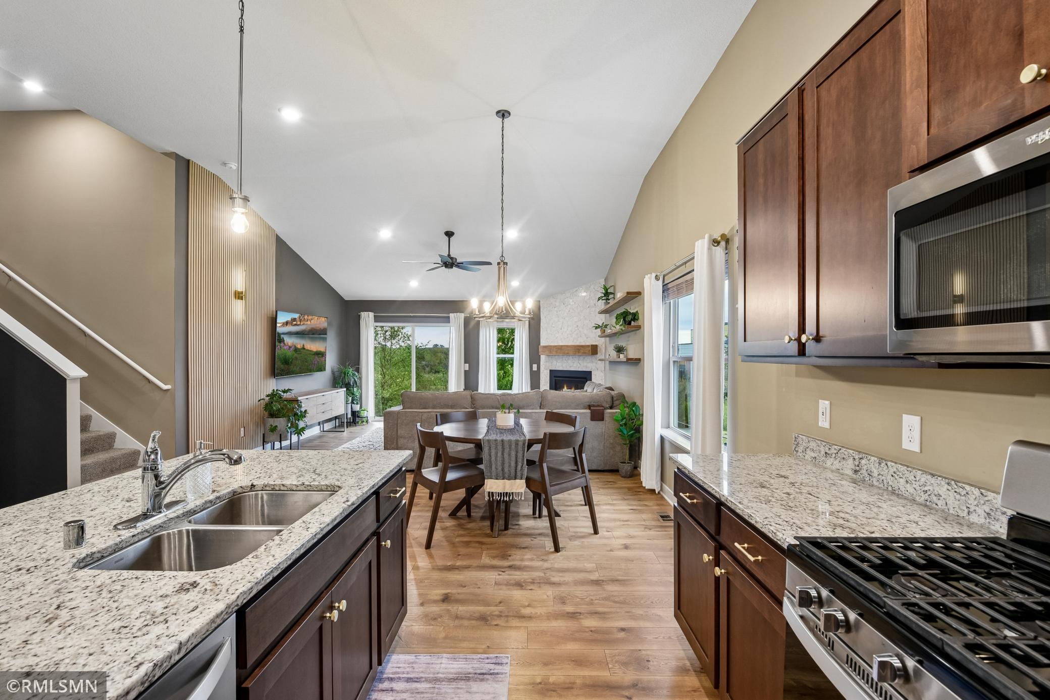 1909 Meridian Curve Property Photo 9