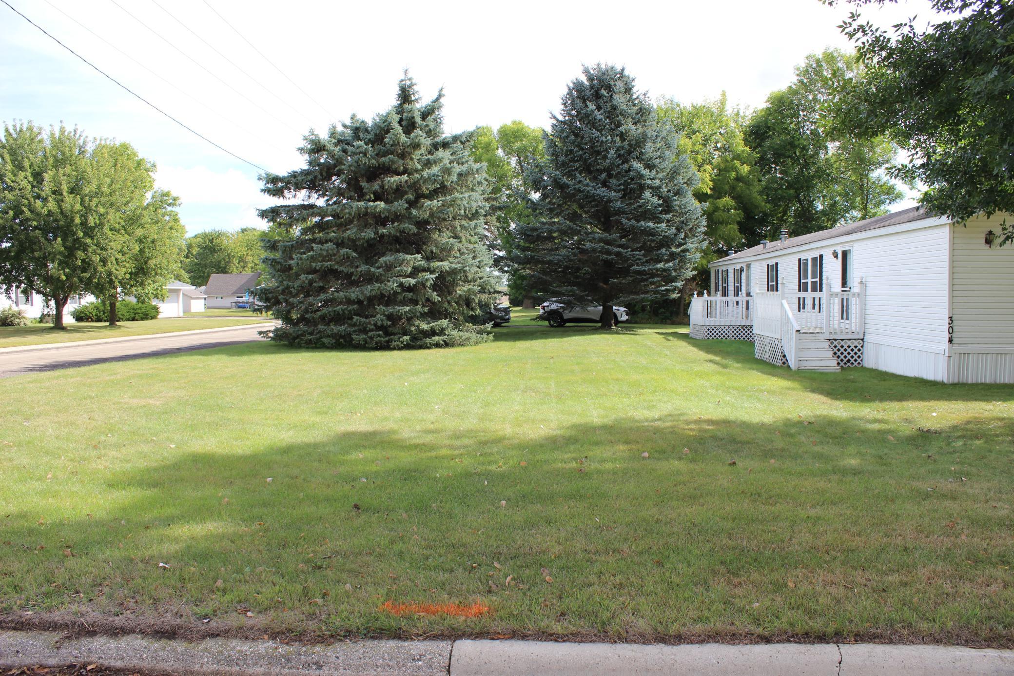 304 4th Street S Property Photo 2