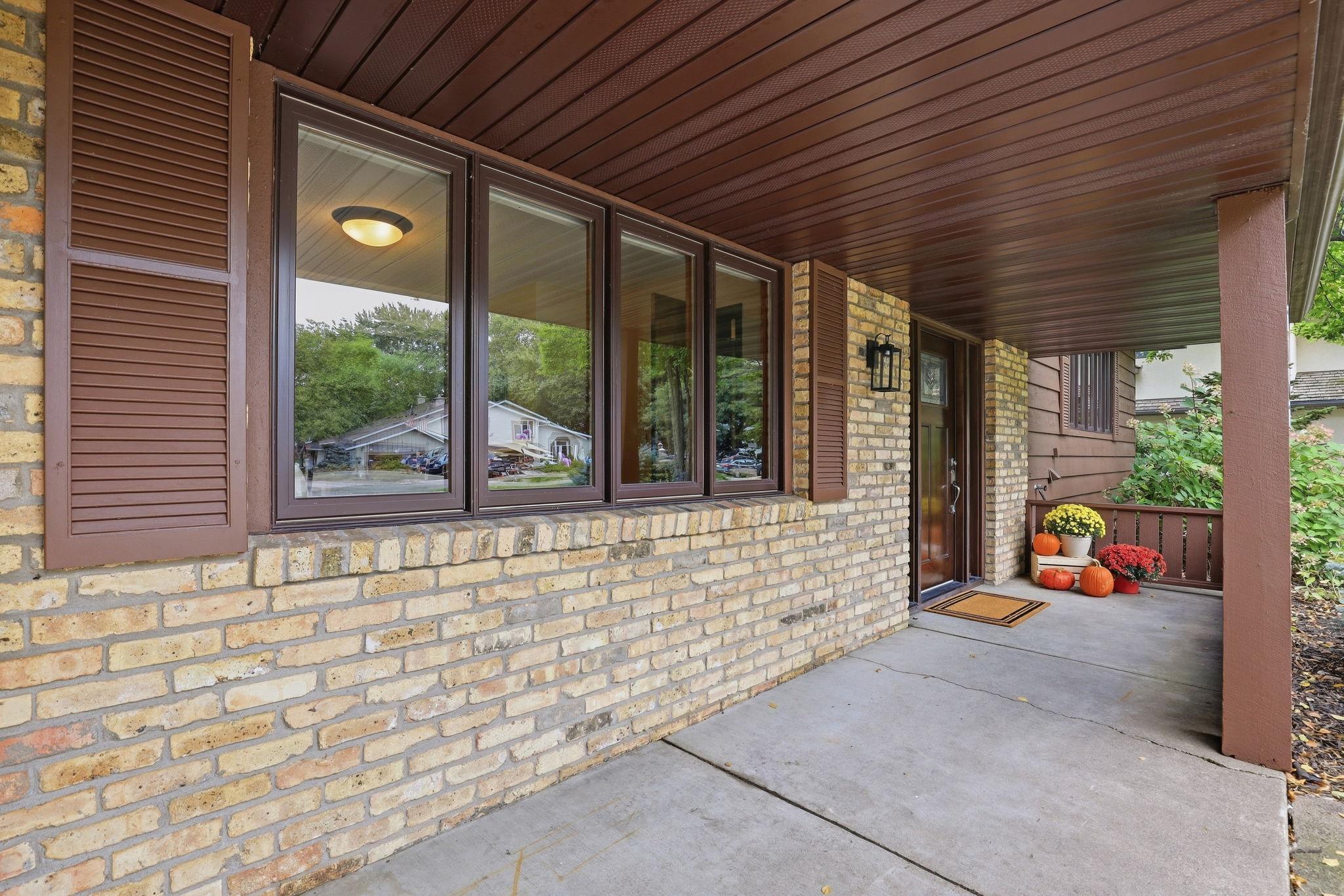 2162 Lakebrook Drive Property Photo 7