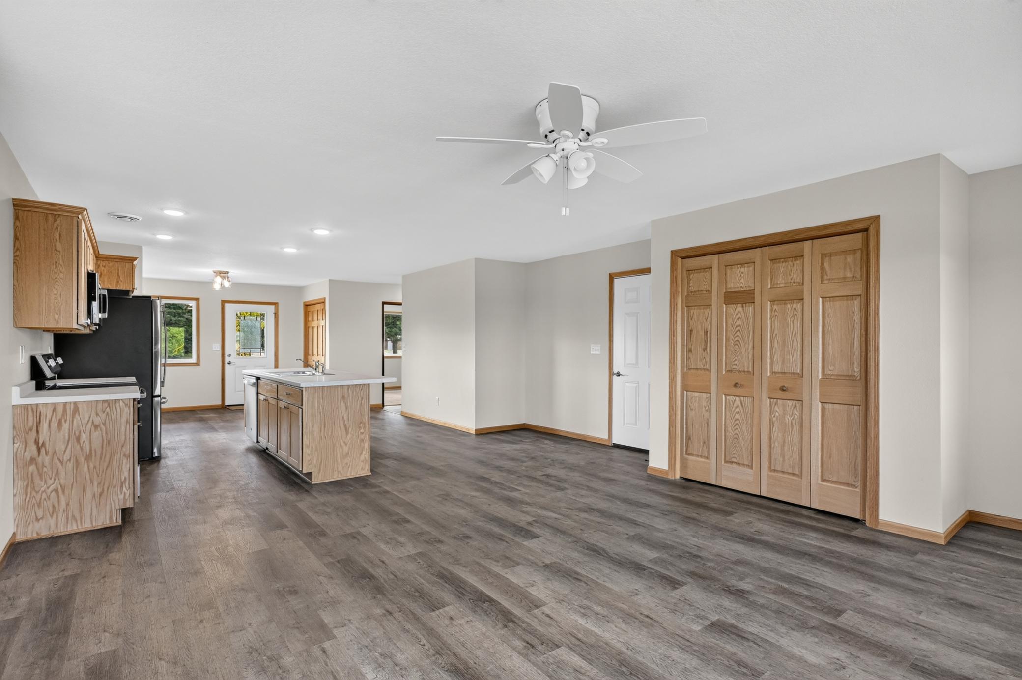1503 Nokomis Street Property Photo 3