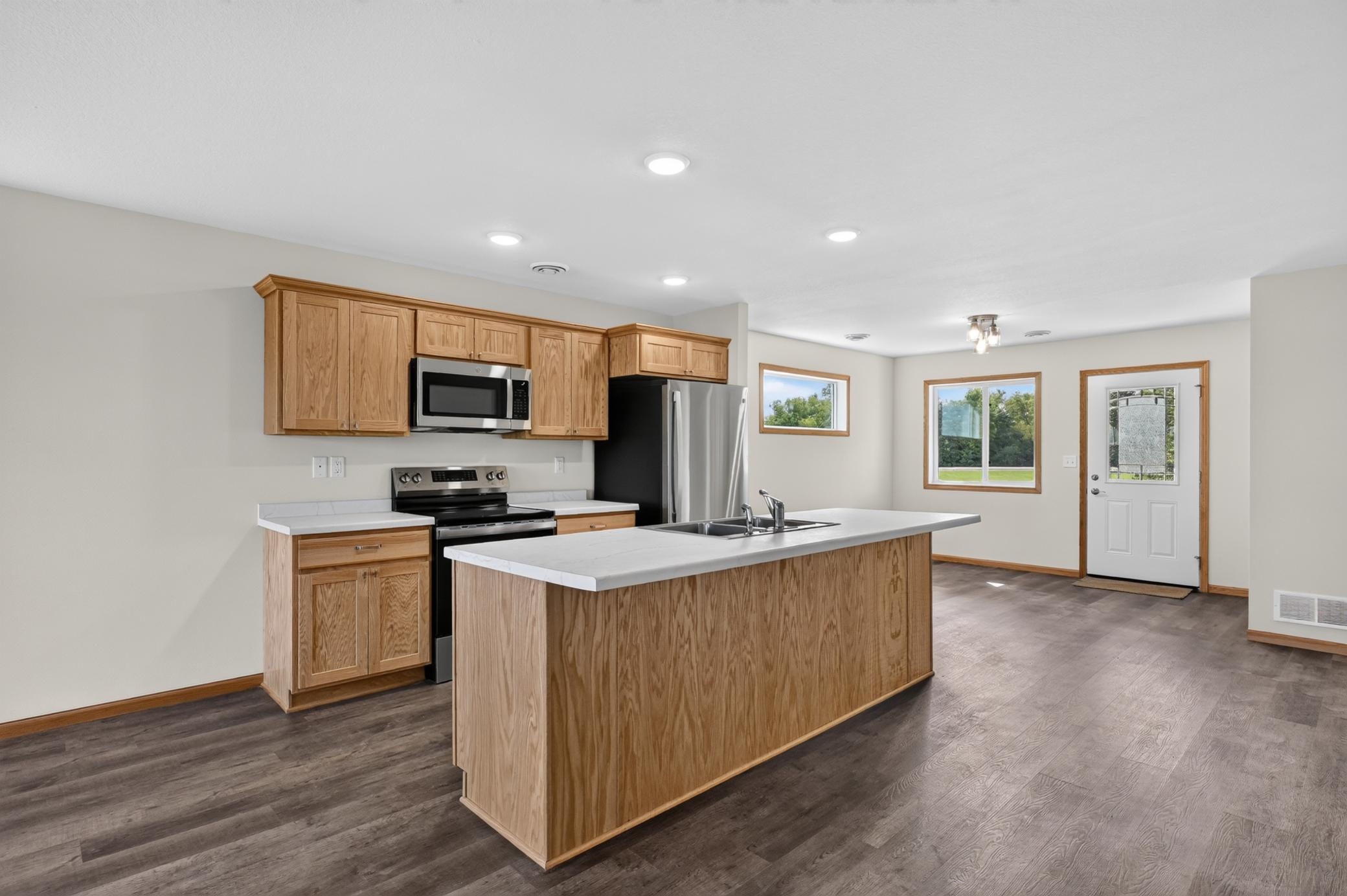 1503 Nokomis Street Property Photo 5