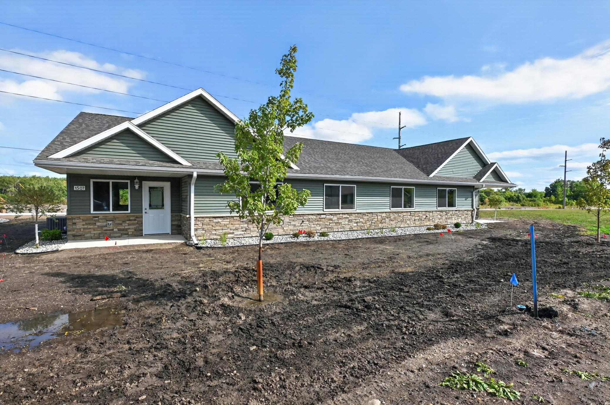 1507 Nokomis Street Property Photo 2