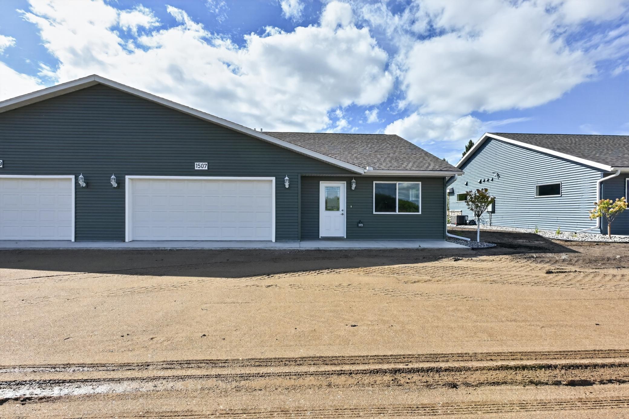 1507 Nokomis Street Property Photo 3