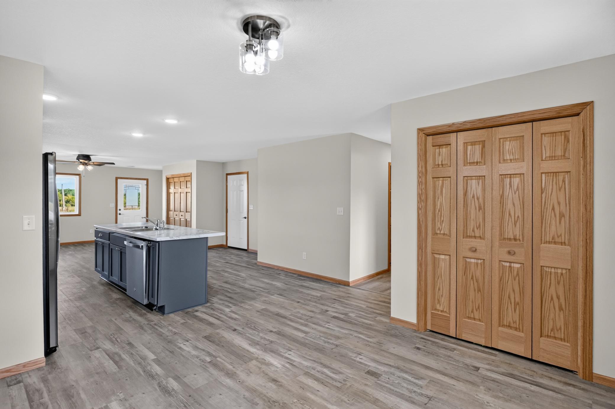 1507 Nokomis Street Property Photo 4