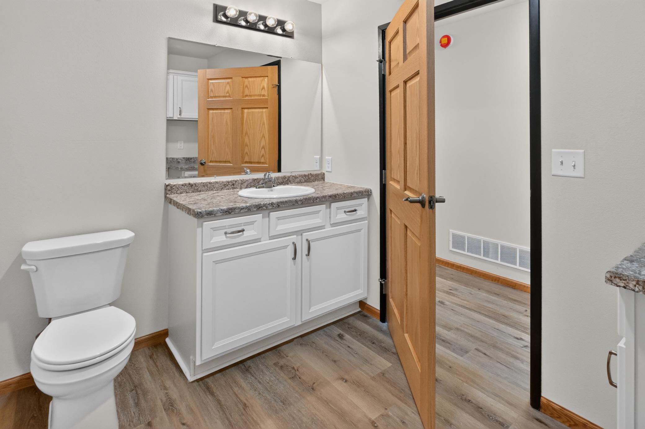 1507 Nokomis Street Property Photo 11