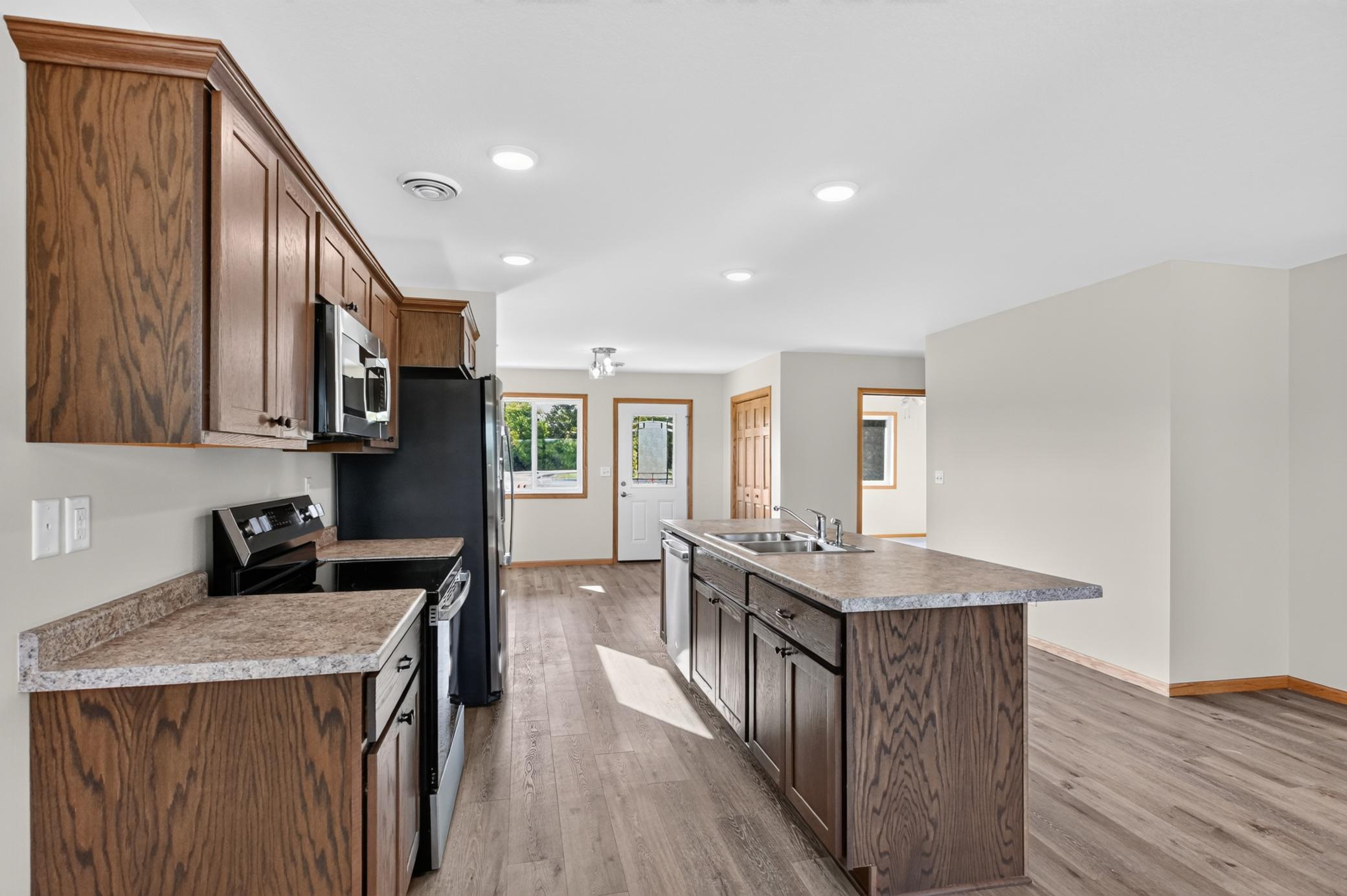 1509 Nokomis Street Property Photo 4
