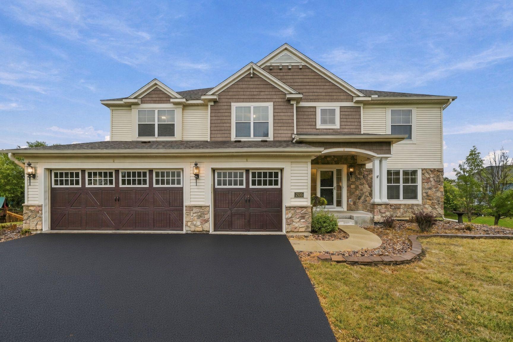 2109 Rockridge Circle Property Photo 1