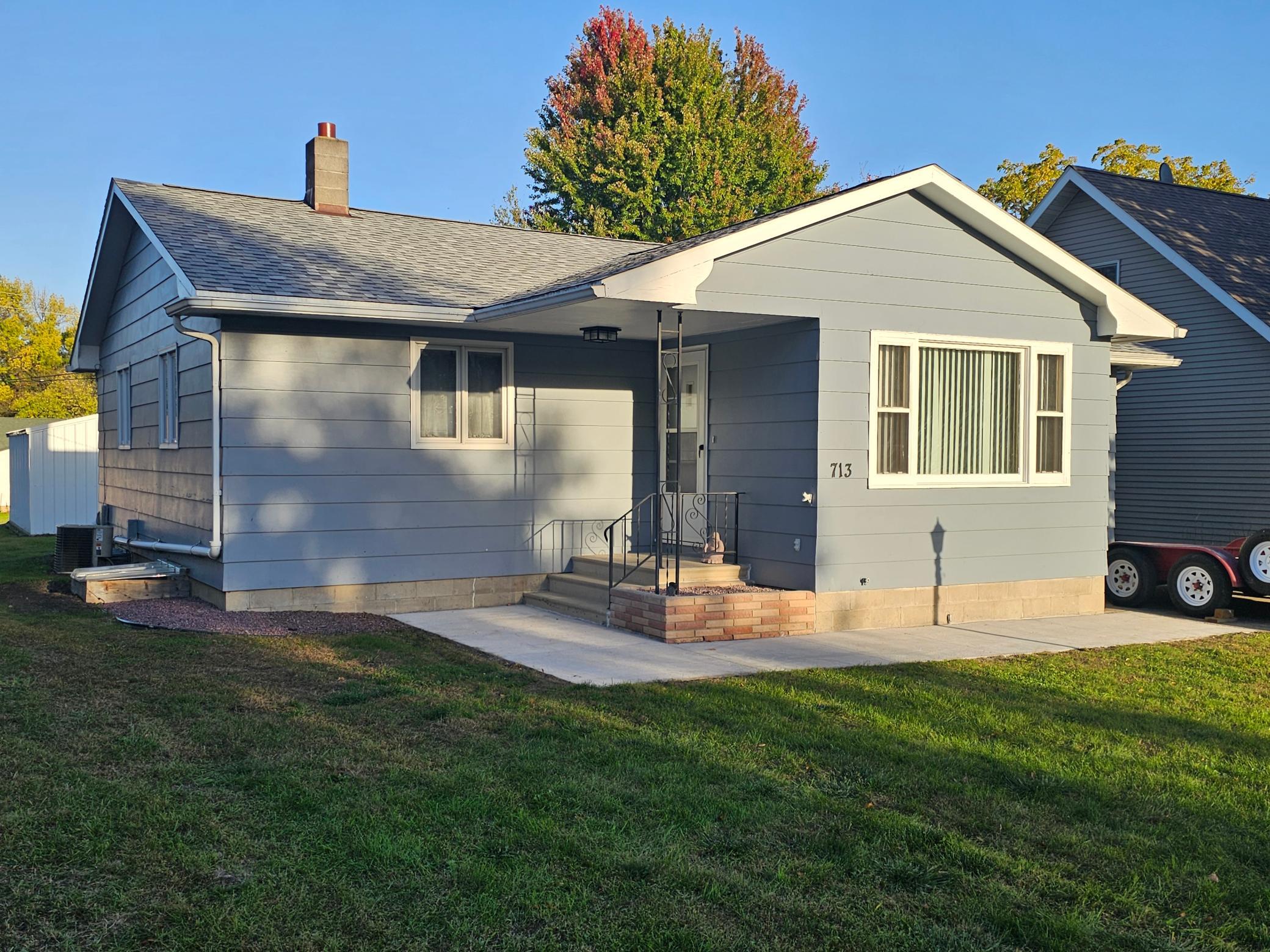 713 S Elm Street Property Photo 1