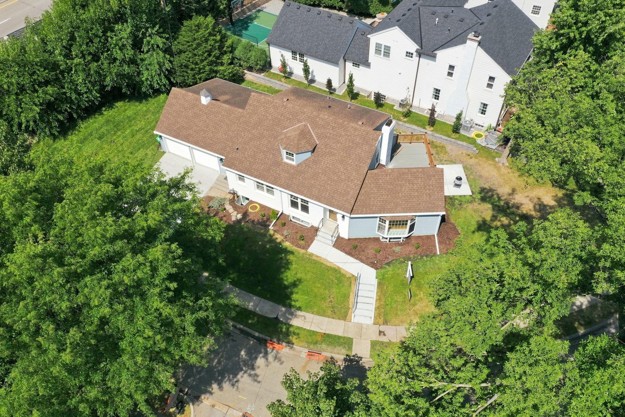 4920 Sunnyside Road Property Photo 2