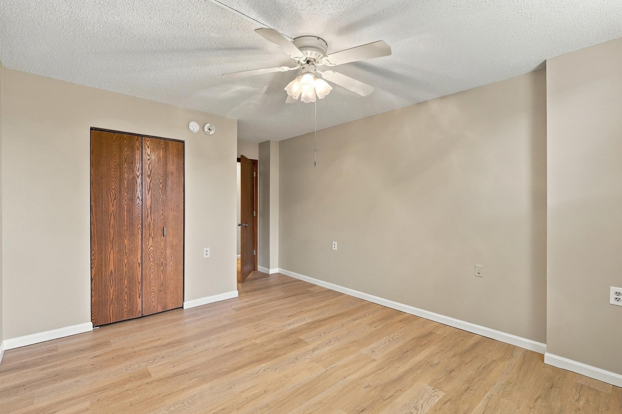 7600 Golden Valley Road 316 Property Photo 11