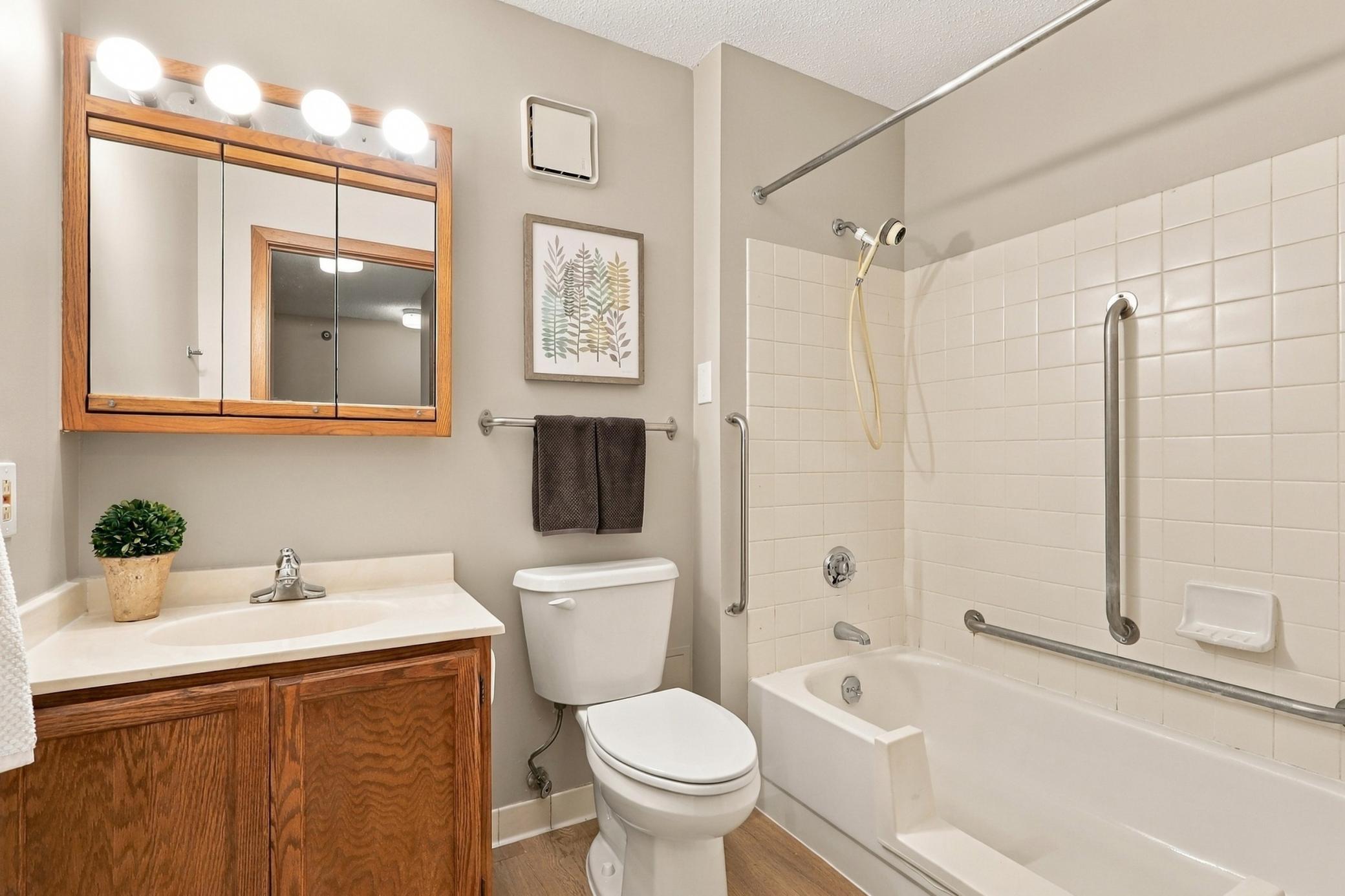 7600 Golden Valley Road 316 Property Photo 13