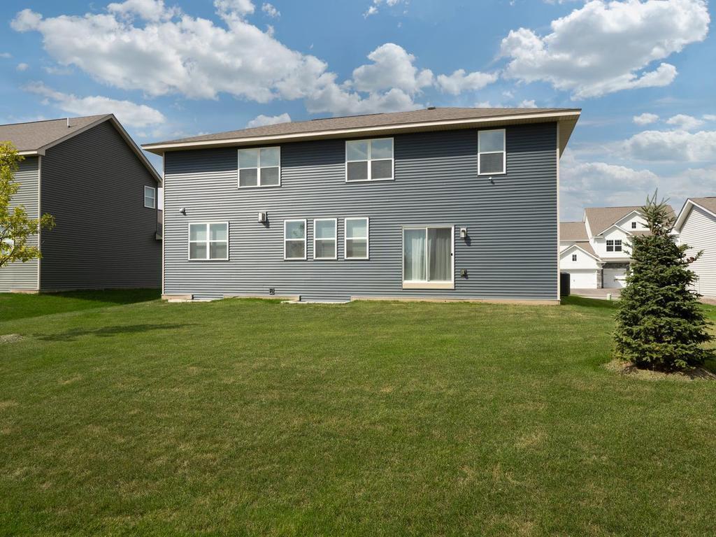 10691 Bent Pine Lane Property Photo 5