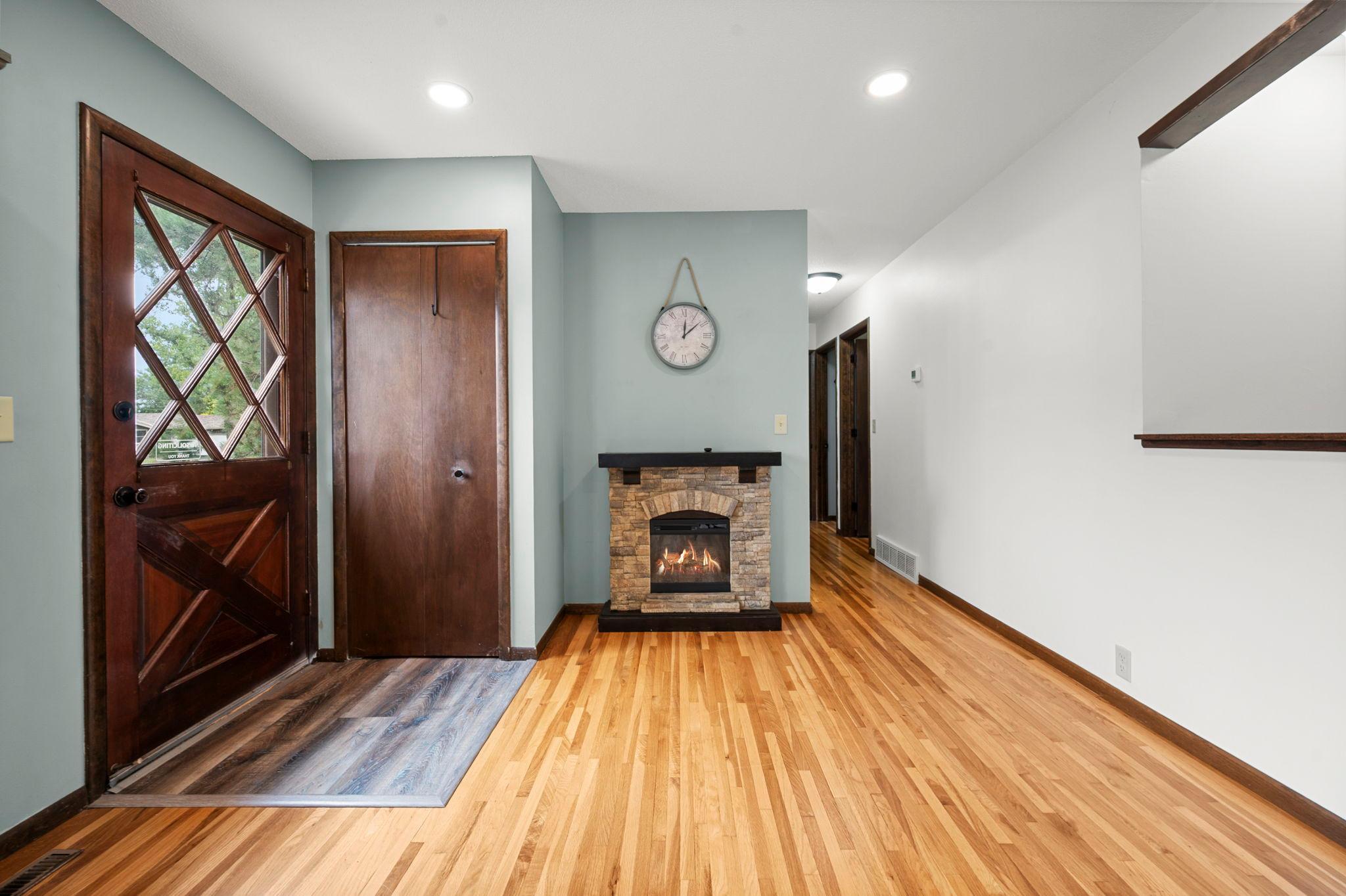 16288 Florida Way W Property Photo 4