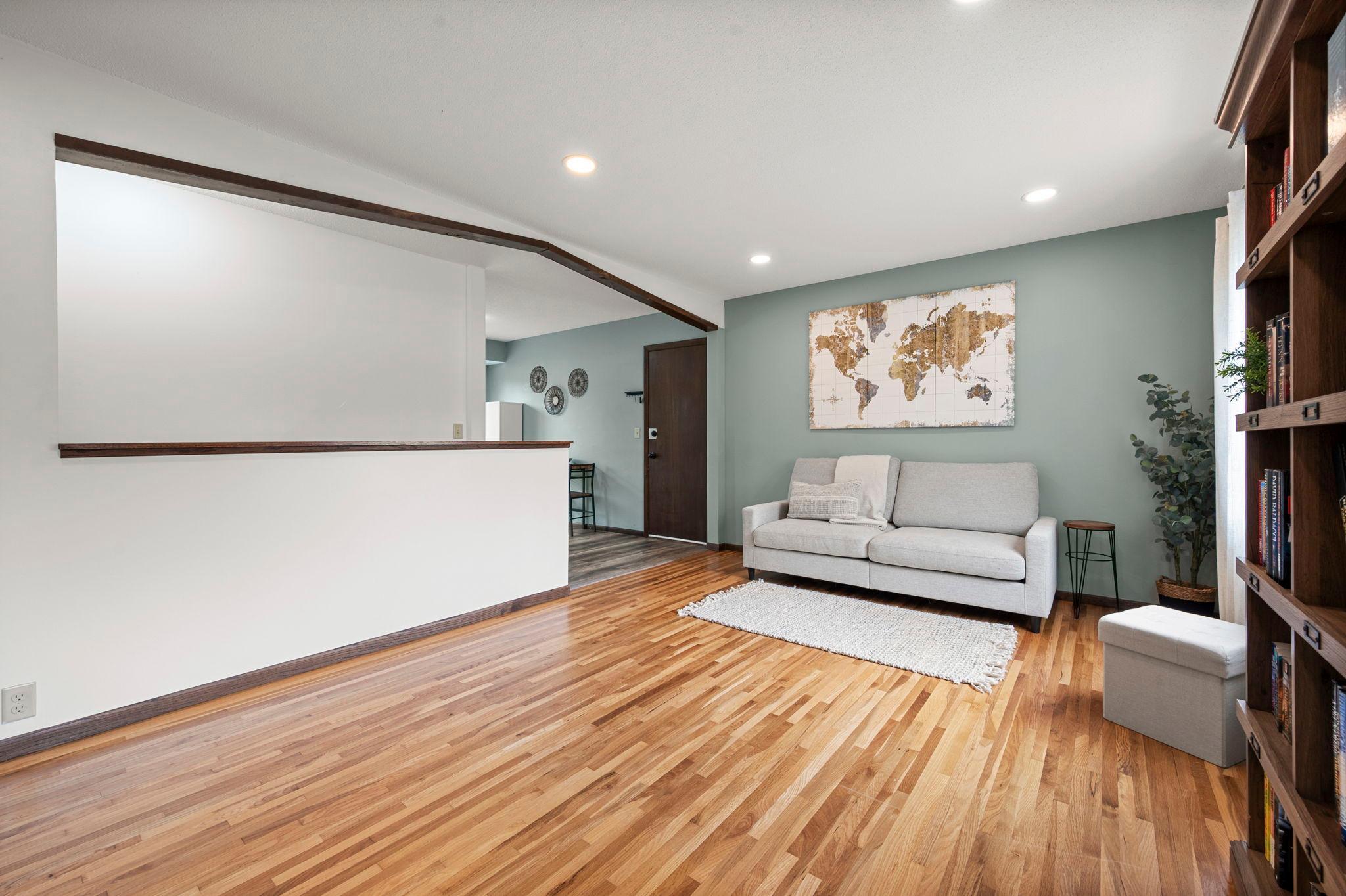 16288 Florida Way W Property Photo 6