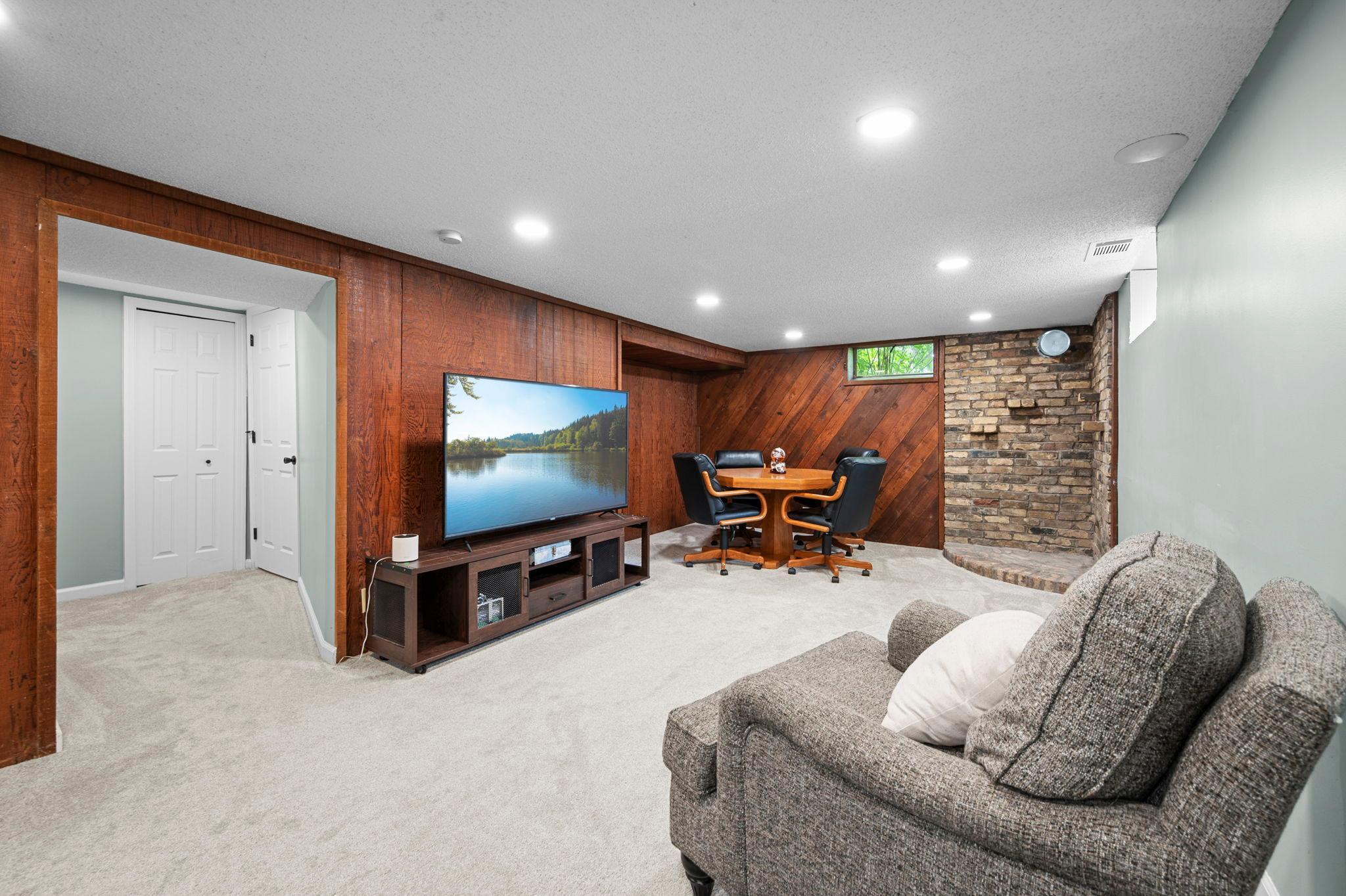 16288 Florida Way W Property Photo 16
