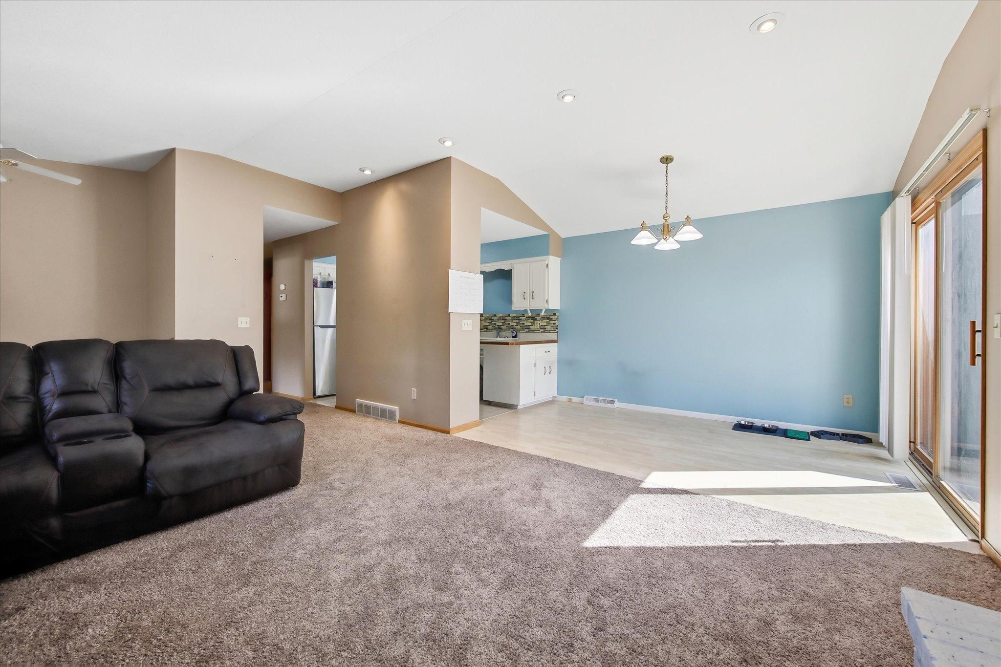 12103 Oak Park Boulevard Ne Property Photo 5
