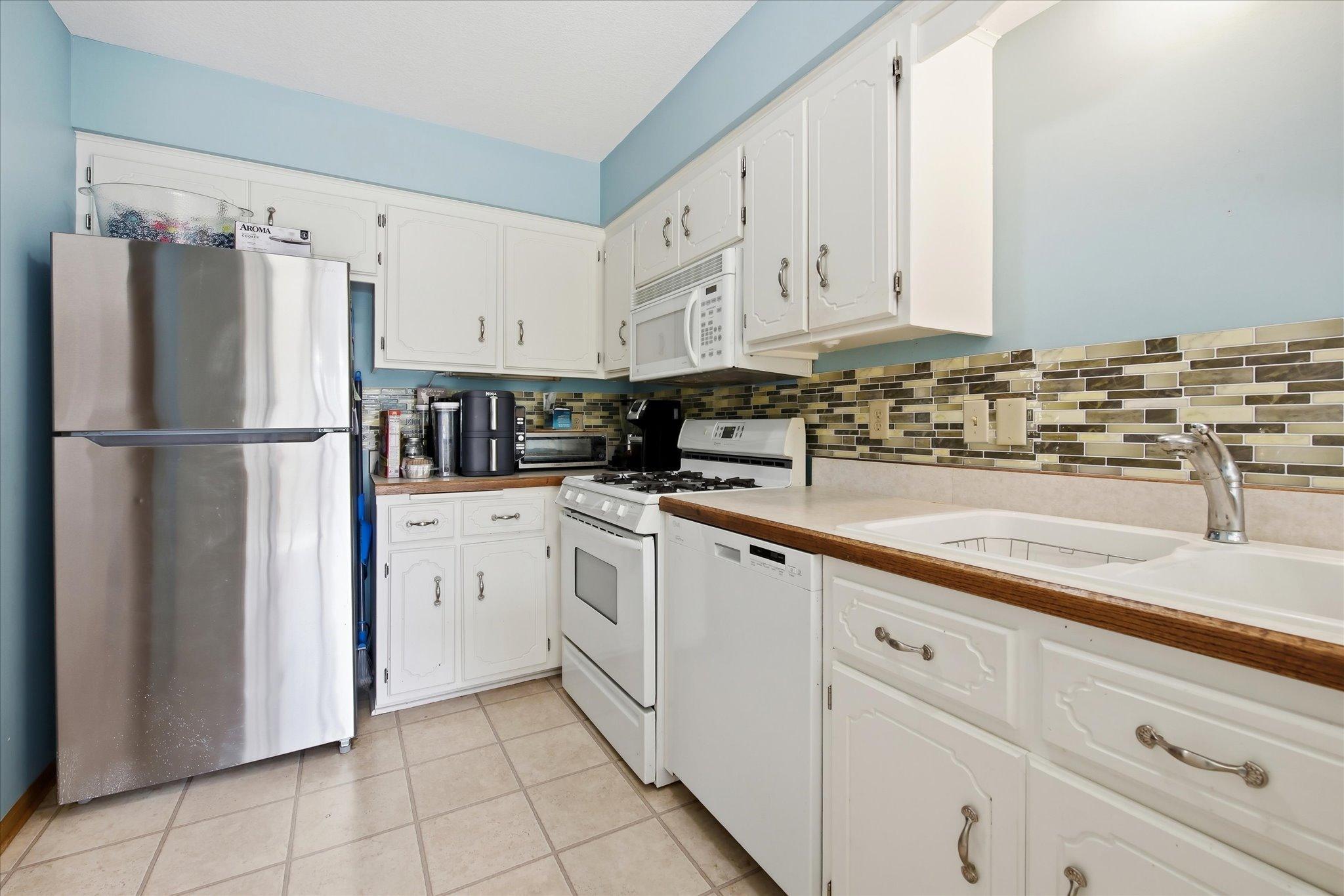 12103 Oak Park Boulevard Ne Property Photo 8