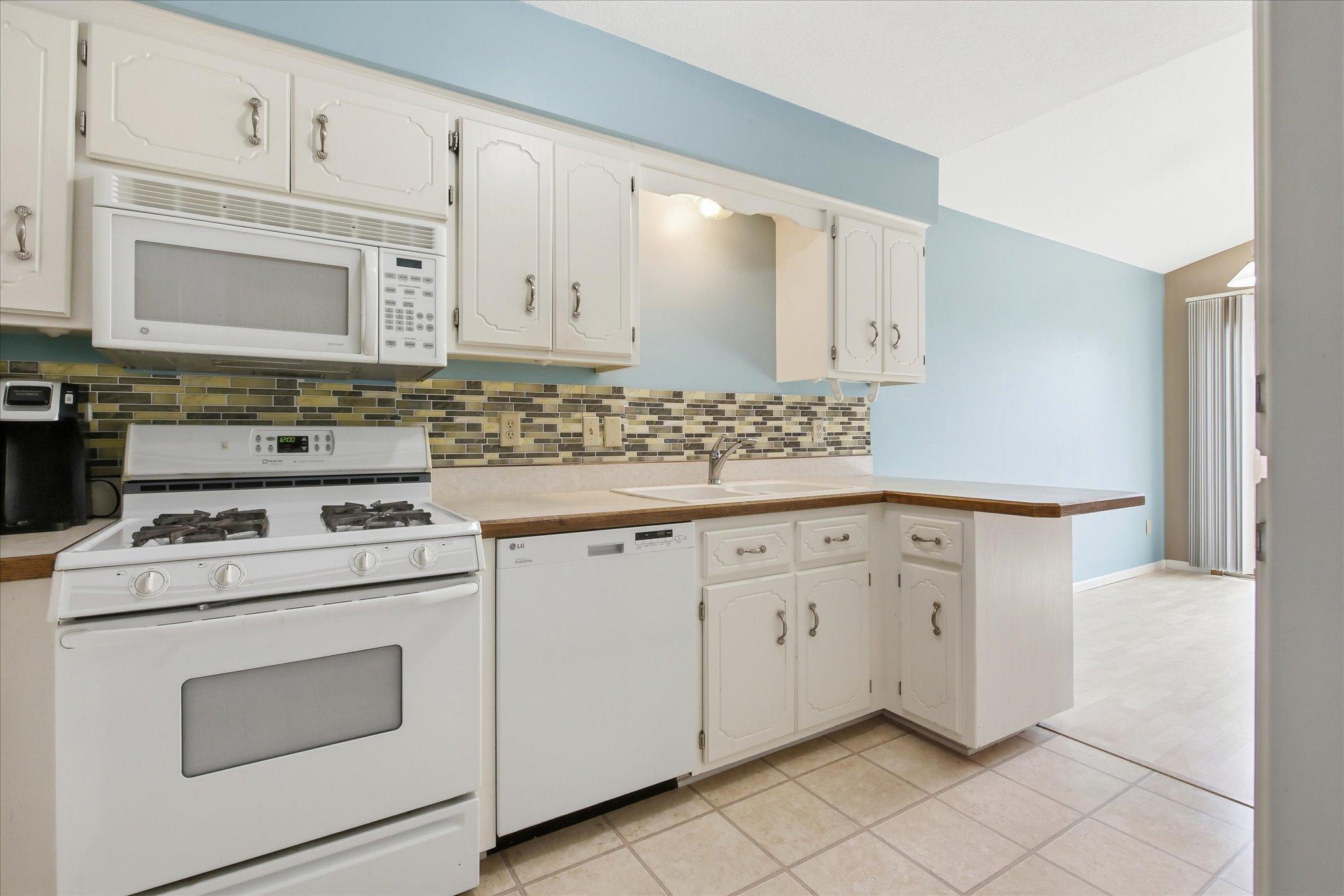 12103 Oak Park Boulevard Ne Property Photo 9