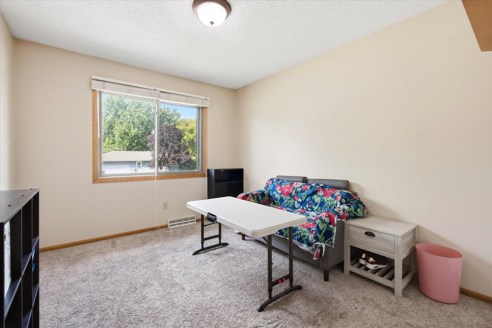 12103 Oak Park Boulevard Ne Property Photo 10