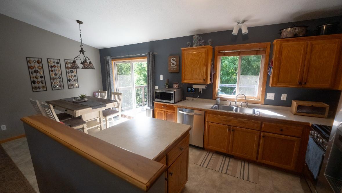 895 Marigold Drive Property Photo 4