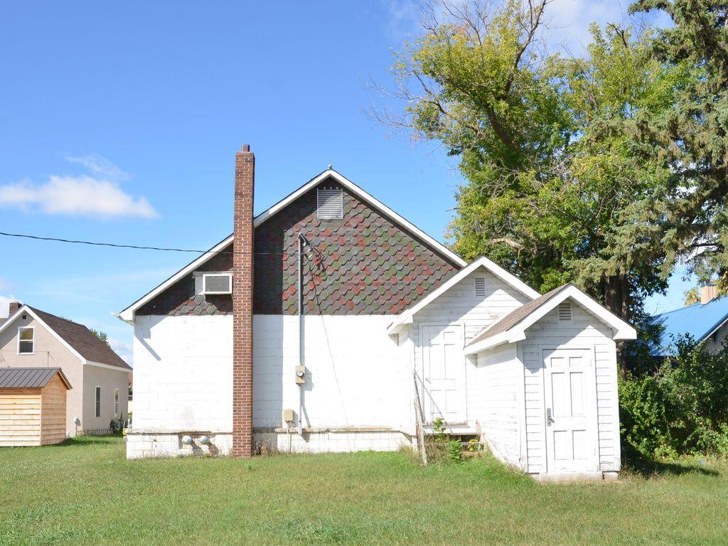 602 Main Avenue S Property Photo 4