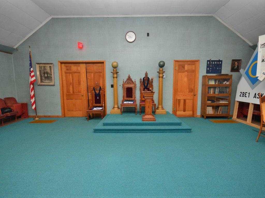 602 Main Avenue S Property Photo 11