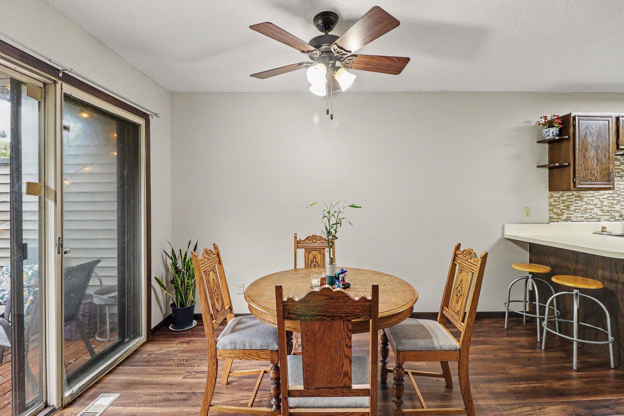 4490 Woodgate Point Property Photo 5