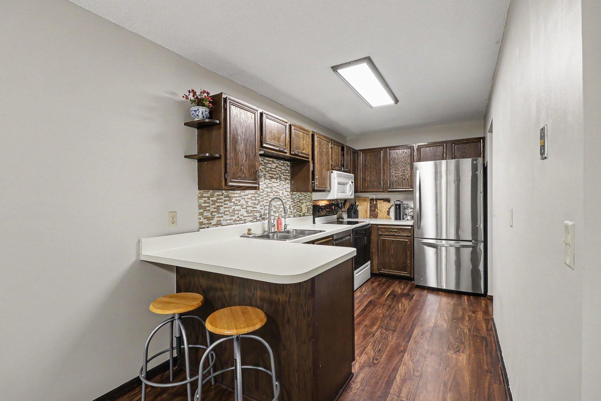 4490 Woodgate Point Property Photo 6