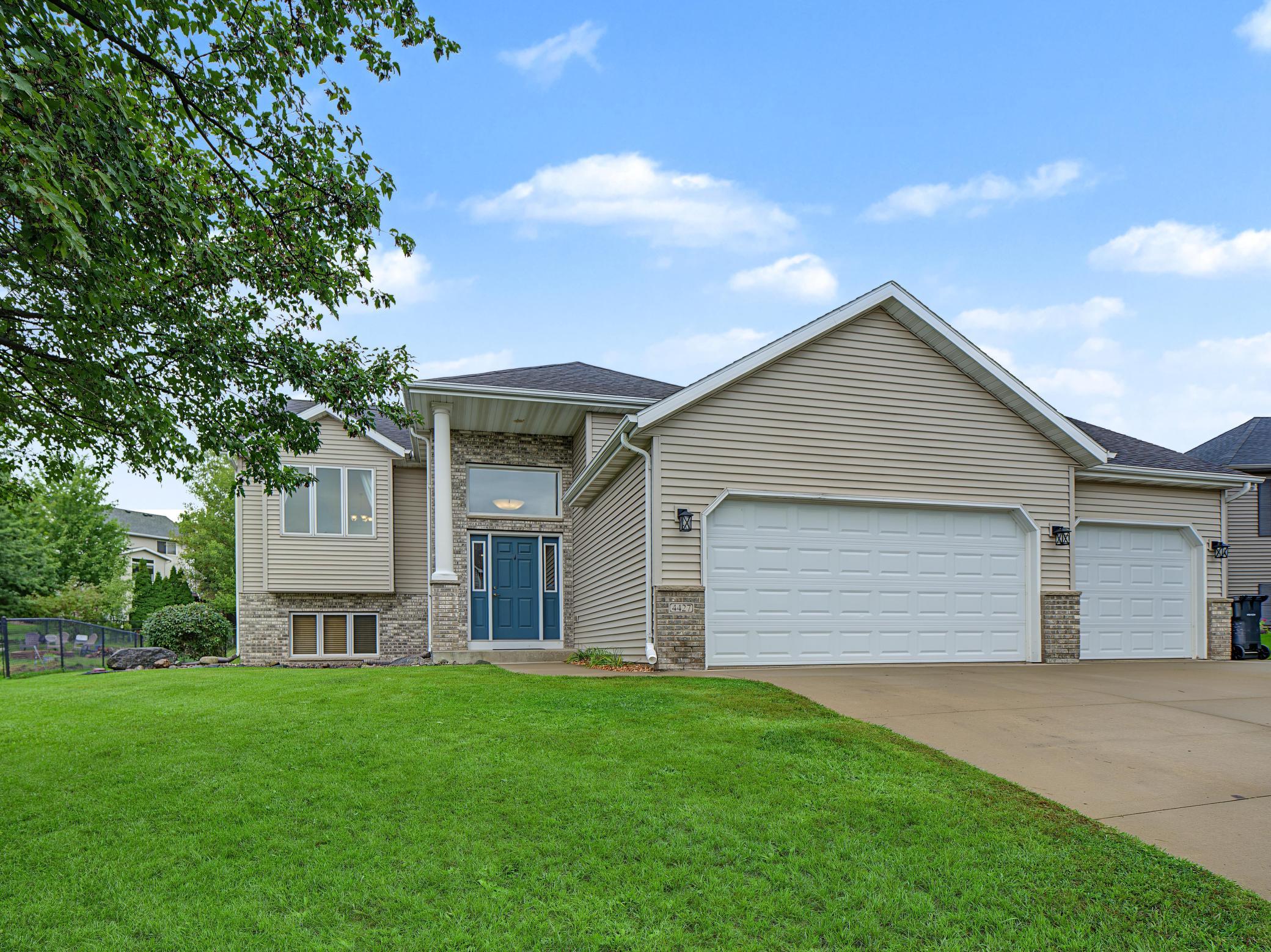 4427 Shetland Place Nw Property Photo 1
