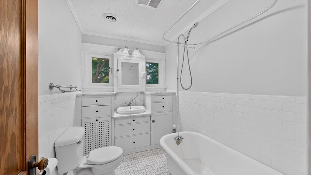 706 N Broadway Avenue Property Photo 29