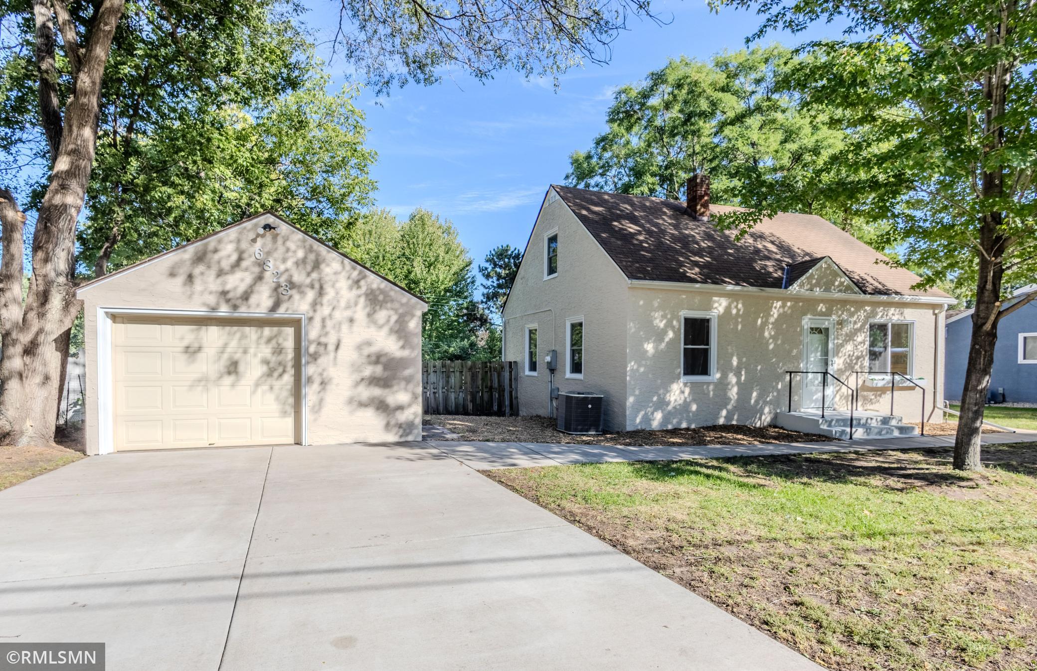 6823 E River Road Ne Property Photo 1