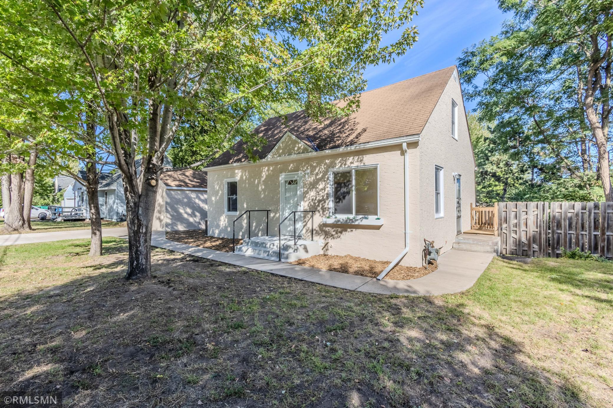 6823 E River Road Ne Property Photo 2