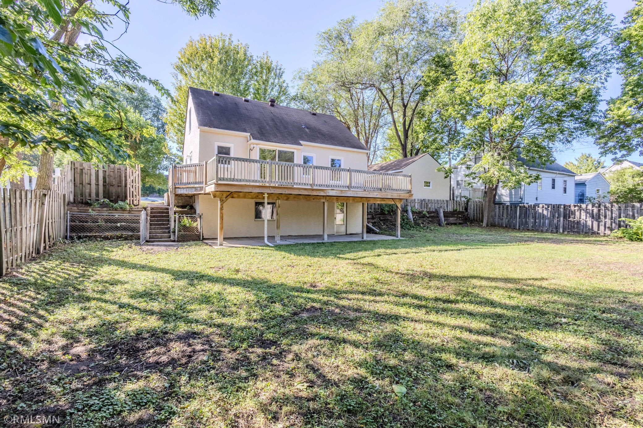 6823 E River Road Ne Property Photo 5