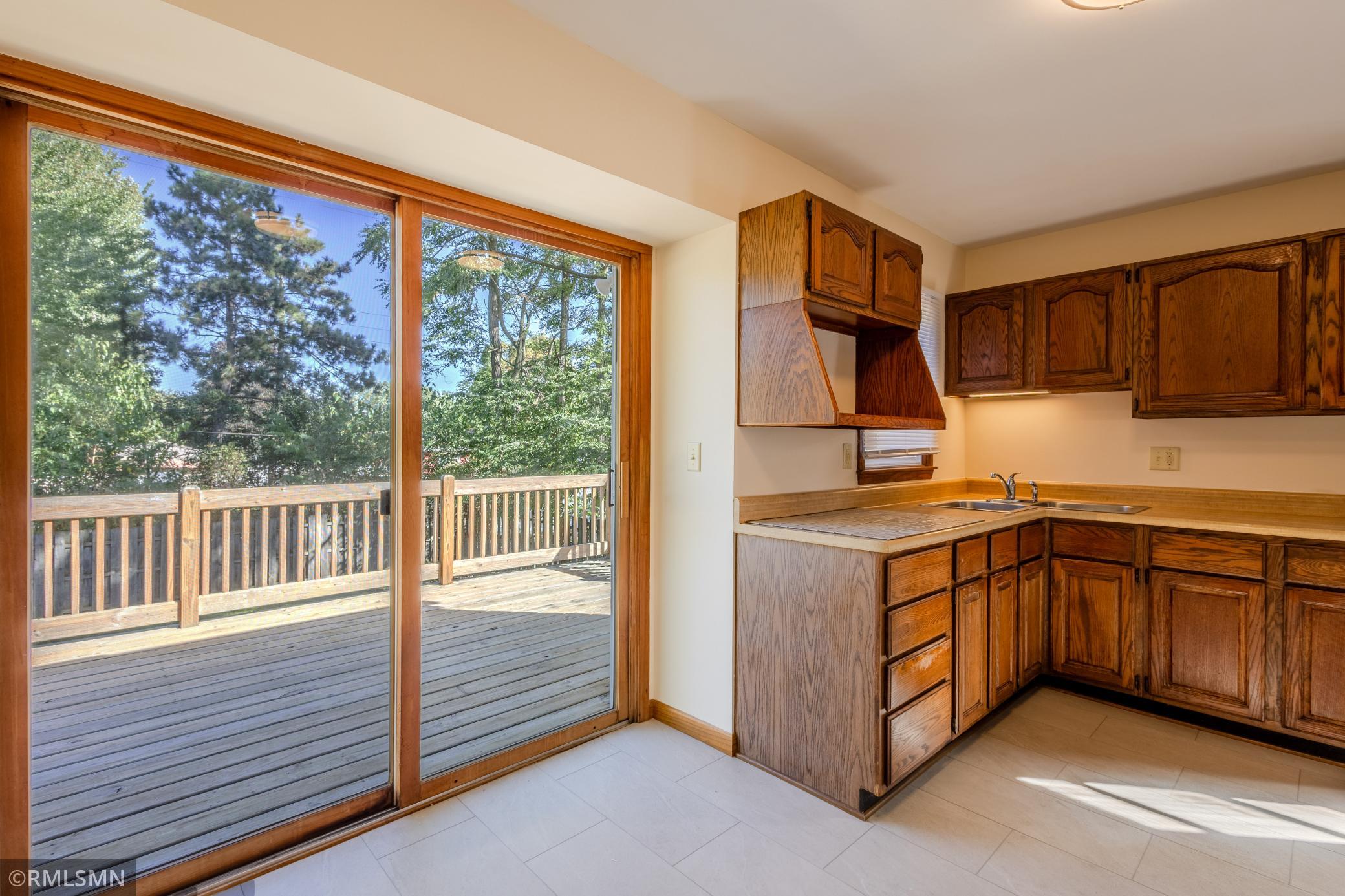 6823 E River Road Ne Property Photo 6