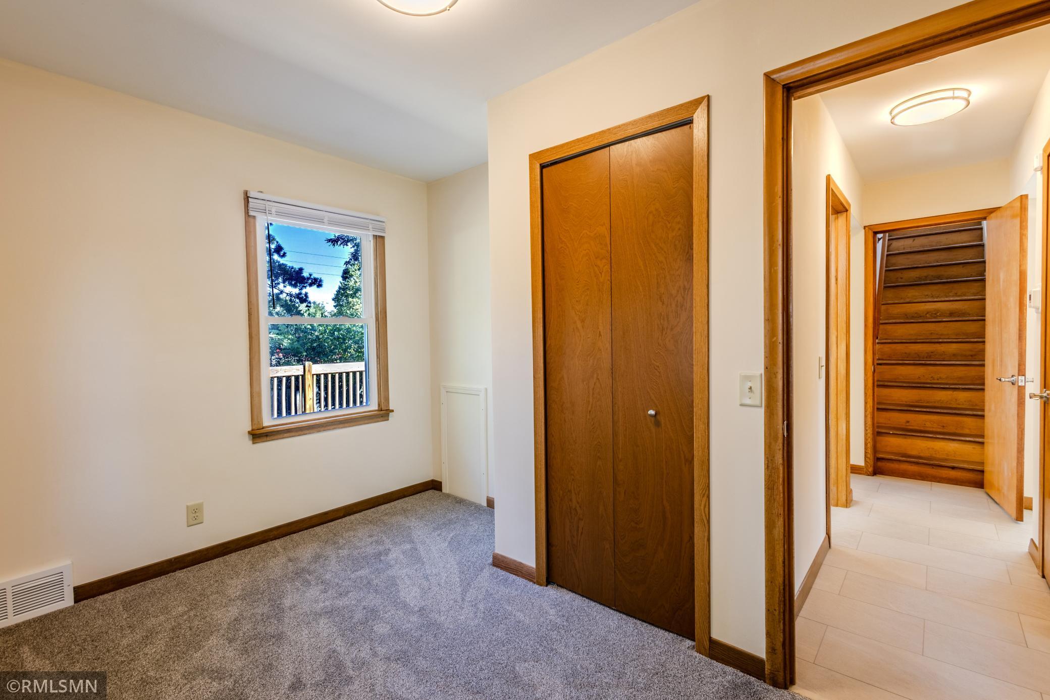 6823 E River Road Ne Property Photo 16