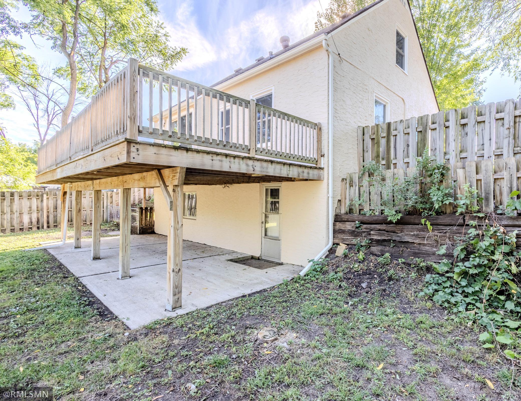 6823 E River Road Ne Property Photo 32