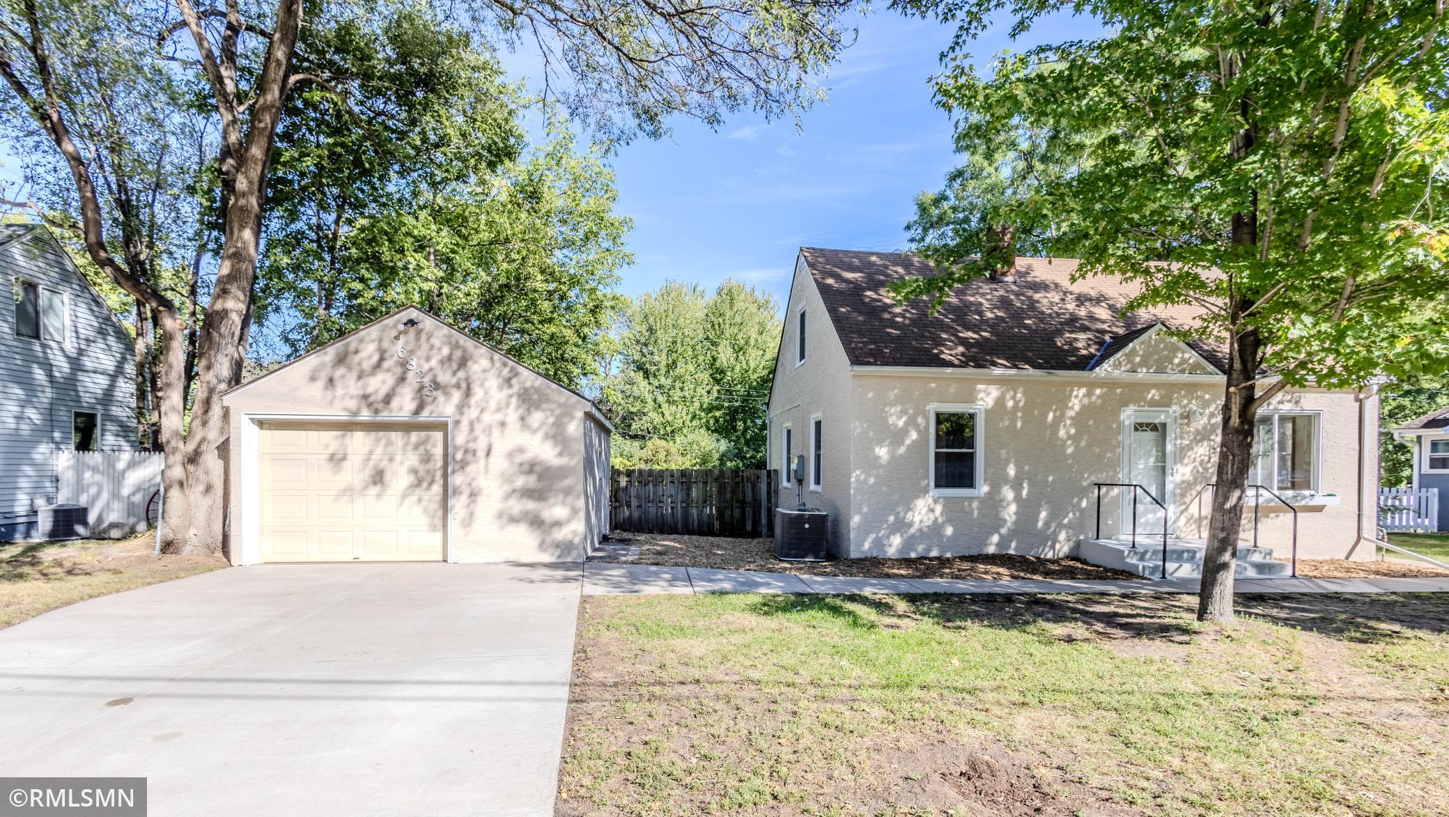 6823 E River Road Ne Property Photo 35