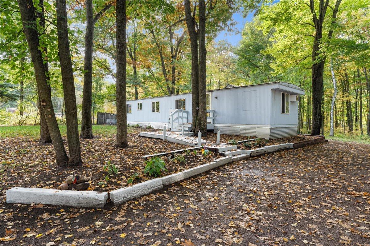 25261 Maple Tree Lane Property Photo 5