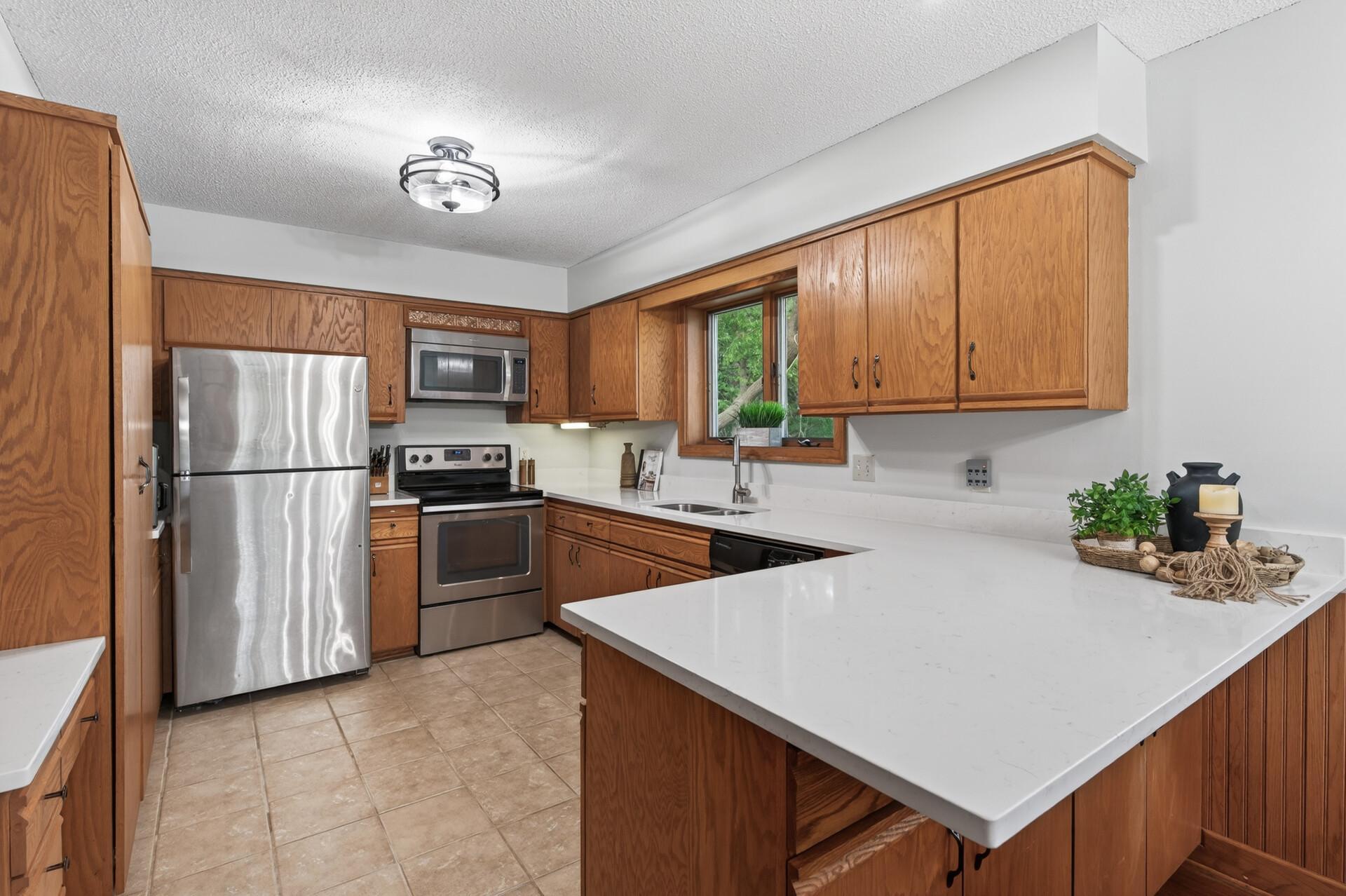 23045 Plateau Drive Property Photo 1