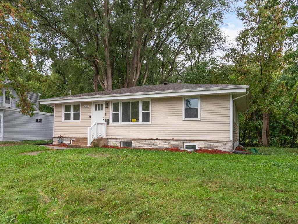 2317 53rd Avenue N Property Photo 1