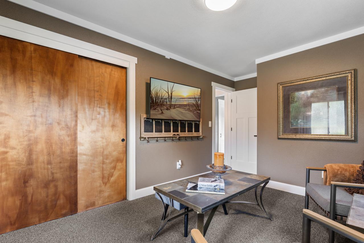 15601 Summit Drive Property Photo 32